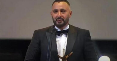 جدل بسبب دعم أحمد السقا لصلاح.. والفنان بعد حذف الفيديو الخاص به: واضح إني دخلت في منطقة مش بتاعتي جدل بسبب دعم أحمد السقا لصلاح.. والفنان بعد حذف الفيديو الخاص به: واضح إني دخلت في منطقة مش بتاعتي