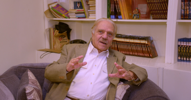 مدحت الزاهد: ما يجرى ليس تنافسًا انتخابيًا بل تلاعبًا منظّمًا.. ونطالب بإلغاء النتائج وإعادة بناء المنظومة من أساسها مدحت الزاهد: ما يجرى ليس تنافسًا انتخابيًا بل تلاعبًا منظّمًا.. ونطالب بإلغاء النتائج وإعادة بناء المنظومة من أساسها