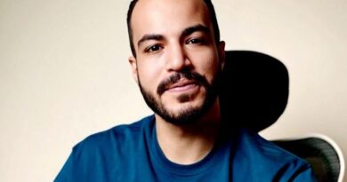 مطالب بإخلاء سبيل طبيب الأسنان أسامة محمد السيد.. ومحامي الطبيب الشباب: مستمرون في الدفاع عنه حتى ينال حقه مطالب بإخلاء سبيل طبيب الأسنان أسامة محمد السيد.. ومحامي الطبيب الشباب: مستمرون في الدفاع عنه حتى ينال حقه